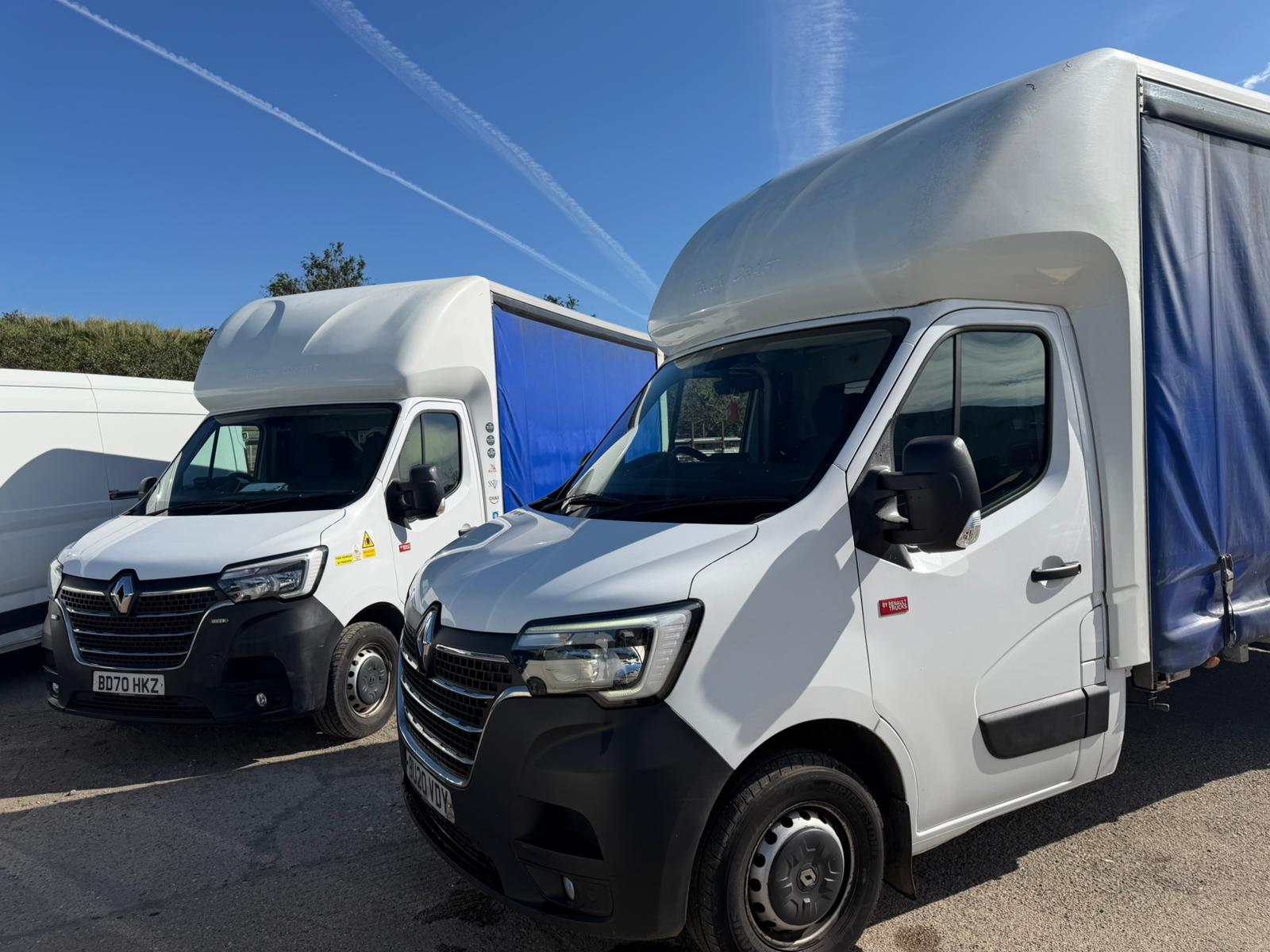 24/7 Deliveries curtain-sided 3.5-tonne vehicles